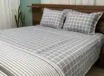 لحاف روتختی دونفره سفید طوسی چهارخانه راه راه